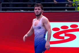 احمد ادریسوف از استقلال با نتیجه 5-1 رضا اطری از مالک پرسپولیس را شکست داد.
