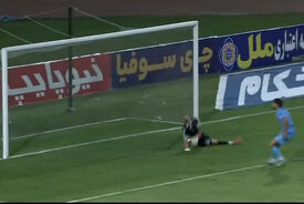گل دوم چادرملو به پرسپولیس